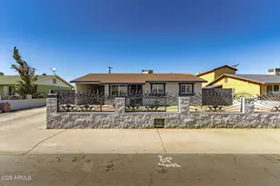 6952 W Wolf St, Phoenix, AZ 85033 - Photo 4