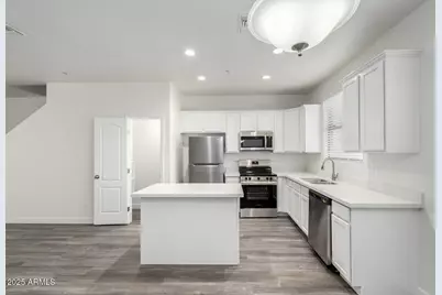 111 W Beth Drive, Phoenix, AZ 85041 - Photo 2