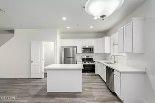 111 W Beth Dr, Phoenix, AZ 85041 - Photo 2