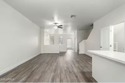 111 W Beth Drive, Phoenix, AZ 85041 - Photo 4