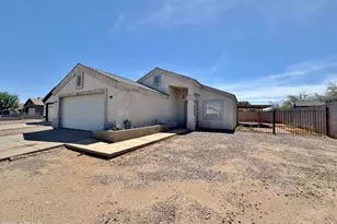 9069 W Oneida Dr, Arizona City, AZ 85123 - Photo 2
