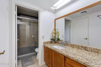 143 W Michelle Drive, Phoenix, AZ 85023 - Photo 8