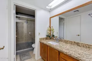 143 W Michelle Dr, Phoenix, AZ 85023 - Photo 8