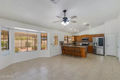 143 W Michelle Drive, Phoenix, AZ 85023 - Photo 4