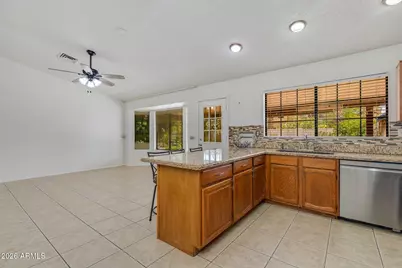 143 W Michelle Drive, Phoenix, AZ 85023 - Photo 6