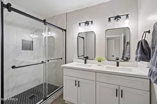 211 E Campo Desierto Rd, Tempe, AZ 85288 - Photo 16