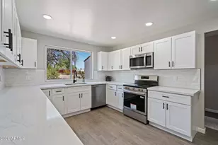 211 E Campo Desierto Rd, Tempe, AZ 85288 - Photo 10