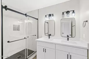 211 E Campo Desierto Rd, Tempe, AZ 85288 - Photo 18