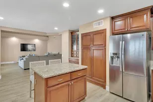 3347 E Rockwood Dr, Phoenix, AZ 85050 - Photo 10