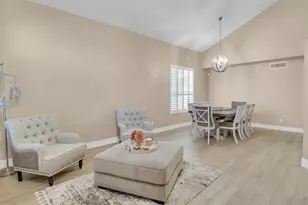 3347 E Rockwood Dr, Phoenix, AZ 85050 - Photo 2