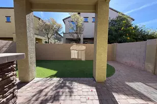 2725 E Mine Creek Rd, Phoenix, AZ 85024 - Photo 32