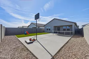 2022 E New Bonnet Ln, San Tan Valley, AZ 85140 - Photo 24