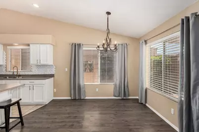 2412 E Wescott Drive, Phoenix, AZ 85050 - Photo 10