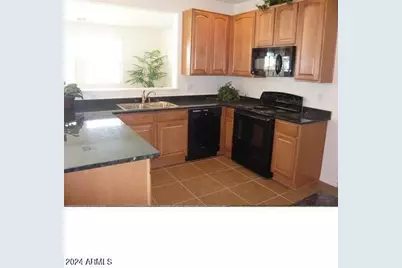 18436 W Nambe Street, Goodyear, AZ 85338 - Photo 2