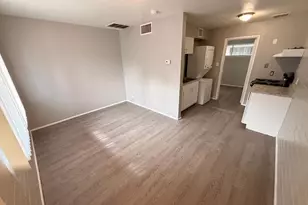 6802 W Glendale Ave, Glendale, AZ 85303 - Photo 2