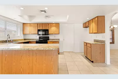 7309 W Canterbury Drive, Peoria, AZ 85345 - Photo 8