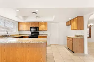 7309 W Canterbury Dr, Peoria, AZ 85345 - Photo 8