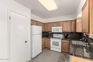 10428 W Roundelay Cir, Sun City, AZ 85351 - Photo 14