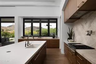 8513 N 48th Pl, Paradise Valley, AZ 85253 - Photo 14