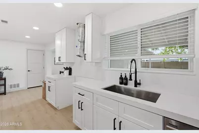 8162 N 1st Avenue, Phoenix, AZ 85021 - Photo 12