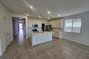 548 W Fremont Pass, Apache Junction, AZ 85120 - Photo 4