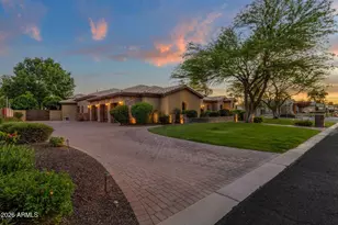 2529 E Vaughn Ct, Gilbert, AZ 85234 - Photo 12