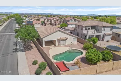 16679 W Saguaro Lane, Surprise, AZ 85388 - Photo 12