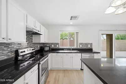 21862 N 40th Place, Phoenix, AZ 85050 - Photo 8