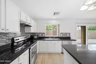 21862 N 40th Pl, Phoenix, AZ 85050 - Photo 8