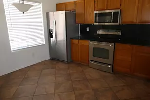 8553 W Sierra Vista Dr, Glendale, AZ 85305 - Photo 4