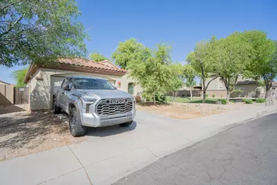 9377 W Milkweed Loop, Phoenix, AZ 85037 - Photo 4