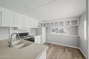 555 W Warner Rd, Chandler, AZ 85225 - Photo 10