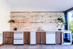 5812 N 44th Pl, Phoenix, AZ 85018 - Photo 10