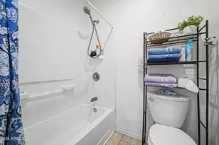 8225 S 5th Ln, Phoenix, AZ 85041 - Photo 22