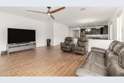 13607 W Briles Road, Peoria, AZ 85383 - Photo 14