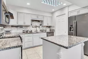 10848 W Connecticut Ave, Sun City, AZ 85351 - Photo 12