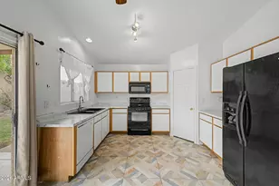 60 N 220th Ln, Buckeye, AZ 85326 - Photo 6