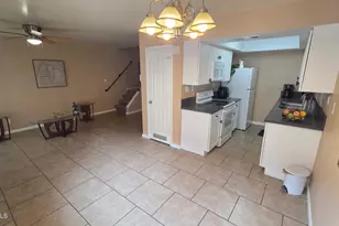 286 W Palomino Dr, Chandler, AZ 85225 - Photo 4