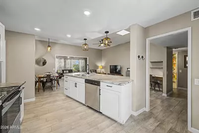 10333 W Highwood Lane, Sun City, AZ 85373 - Photo 8