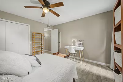 10333 W Highwood Lane, Sun City, AZ 85373 - Photo 18