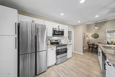 10333 W Highwood Lane, Sun City, AZ 85373 - Photo 4