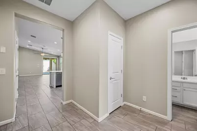 12406 W Northview Avenue, Glendale, AZ 85307 - Photo 2