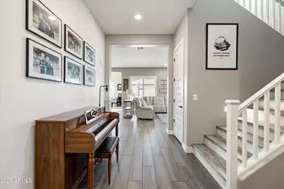 9808 W Lariat Lane, Peoria, AZ 85383 - Photo 4