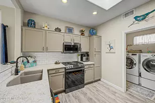 20034 N Greenview Dr, Sun City West, AZ 85375 - Photo 10