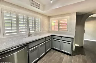 10449 N 9th St, Phoenix, AZ 85020 - Photo 2