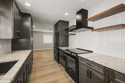 8716 E Mitchell Drive, Scottsdale, AZ 85251 - Photo 10