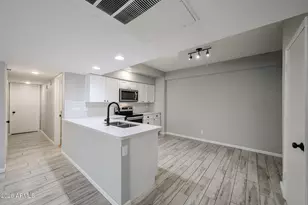 351 E Thomas Rd, Phoenix, AZ 85012 - Photo 16
