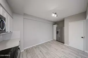 351 E Thomas Rd, Phoenix, AZ 85012 - Photo 20