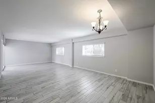 351 E Thomas Rd, Phoenix, AZ 85012 - Photo 14