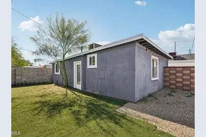 2118 E Oak Street #B, Phoenix, AZ 85006 - Photo 1